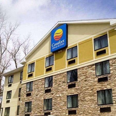 Comfort Inn&Suites Brattleboro I-91 Esterno foto