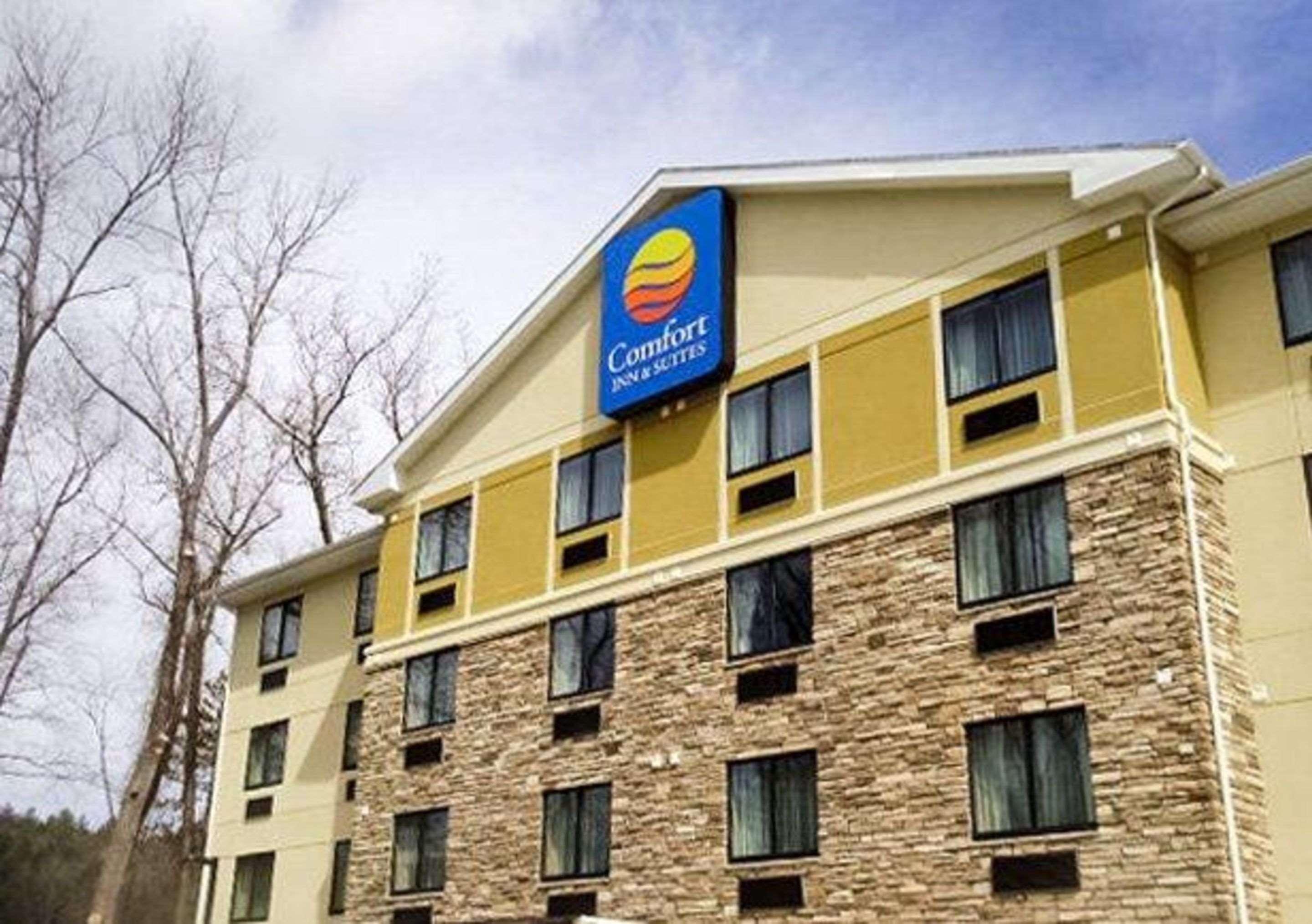 Comfort Inn&Suites Brattleboro I-91 Esterno foto