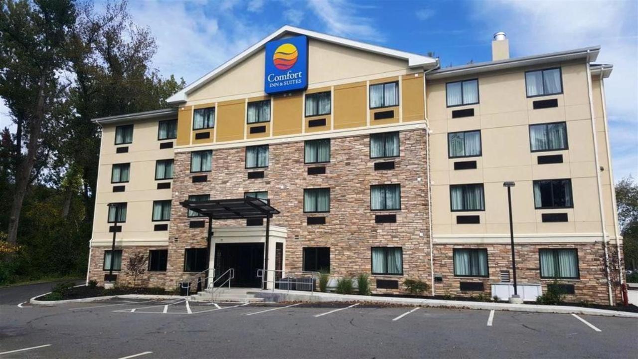 Comfort Inn&Suites Brattleboro I-91 Esterno foto